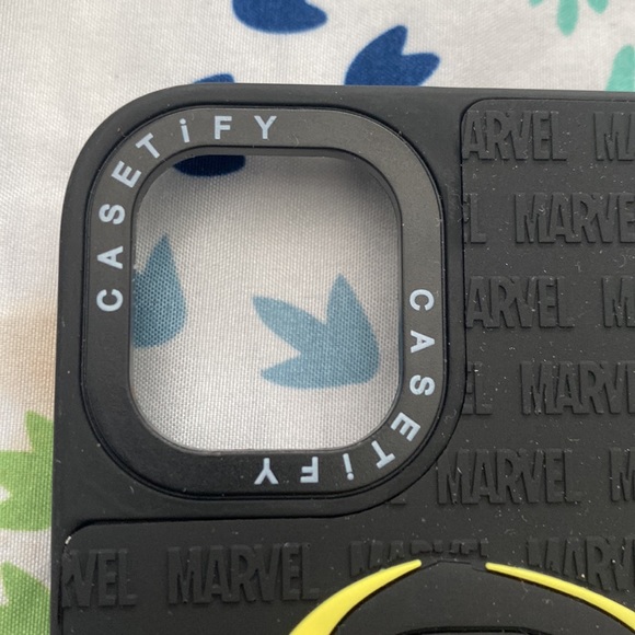 Casetify marvel iron man iPhone 11, XR case - Picture 3 of 7